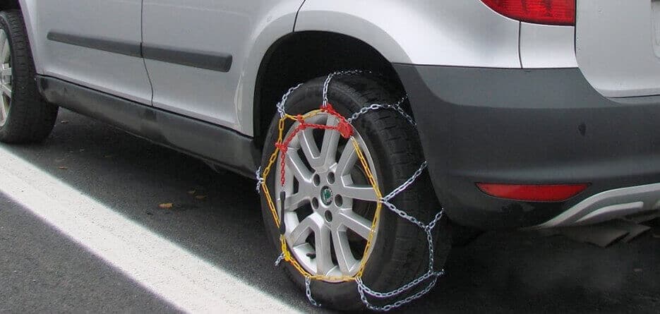 Do Hired Cars Come With Snow Chains?